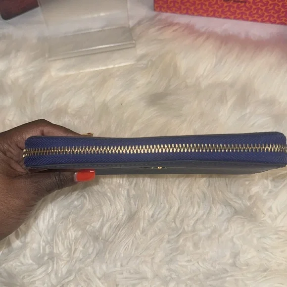 100% Authen Saffiano Tory Burch Robinson Zip Around Wallet, Cobalt!!! GUC - Picture 7 of 17